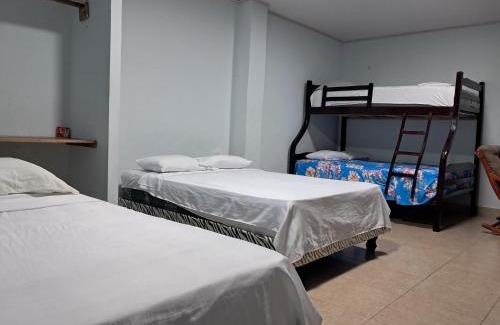 Puerto Lopez House | PiscinaCascolHostal