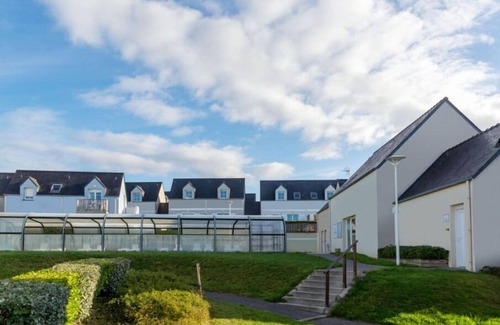 Saint-Nic Condo | Piscine Intérieure, Proche de la Plage !