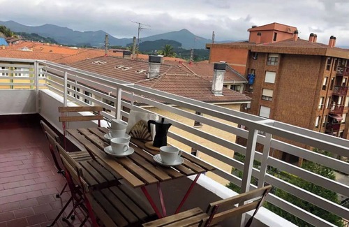 Zubiate Condo | Piso Céntrico y Tranquilo en Gernika