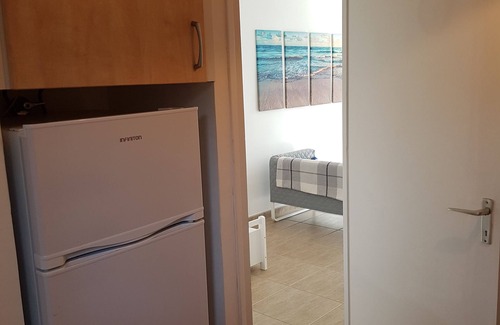 Canyelles Apartment | Piso Mar y Sol, panoramic view, Wi-Fi, air conditioning, pool, max. 5 people