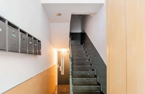 Esquerra de l'Eixample Apartment | Pl Universitat Comfortable 3BD with private patio