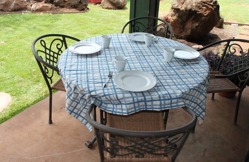 Paia Cottage | Plantation Style cottage short walk to beach and town nPermit STPH2013/0004