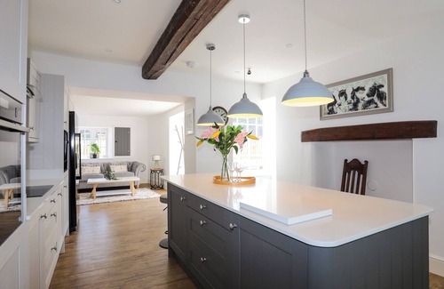 Saint Asaph Cottage | PLAS COCH, pet friendly, character holiday cottage in St Asaph