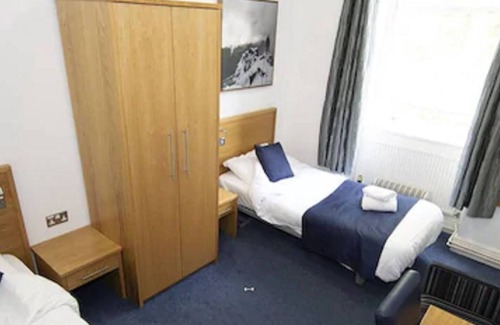 Capel-Curig Hotel | Plas y Brenin