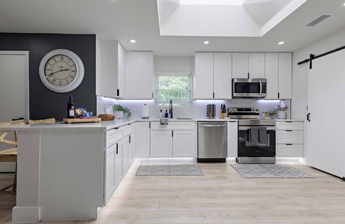 Richardson House | Platinum Escape: Heated Pool, Spa, Game Room, Golf, and Infrared Sauna