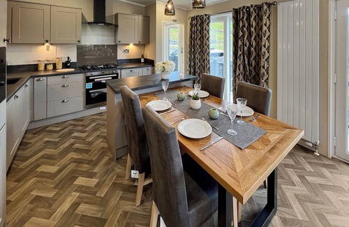 Aberystwyth Ski Chalet | Platinum Lodge Bay View Spa (Pet)