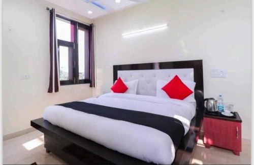 Greater Noida Hotel | PLAY EXPO STAY ANSAL GOLF LINK 1 - couple friendly