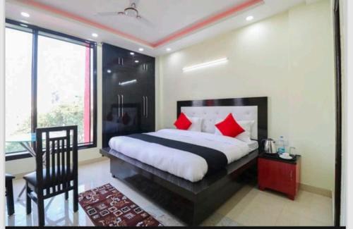 Greater Noida Hotel | PLAY EXPO STAY ANSAL GOLF LINK 1 - couple friendly