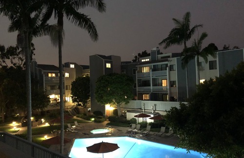 Playa Del Rey Condo | Playa Del Rey Condo 2+2, Walk to beach, close to Shopping, Restaurants, LAX