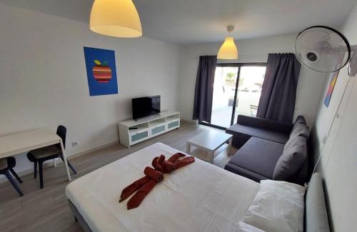 Costa Teguise Apartment | Playa Roca Beach