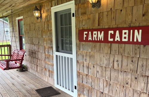 Hallsboro House | Pleasant 2 bedroom farmhouse