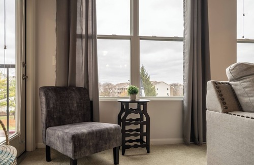 Columbus Apartment | Pleasant Comfy 2/2 Great for Traveling Professionals
