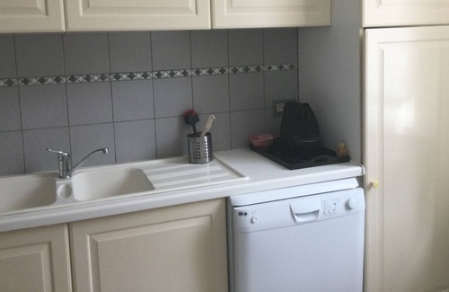 Montredon Apartment | Pleasant duplex of 100 m2 overlooking the sea and the hills, 5 mins from the beach.