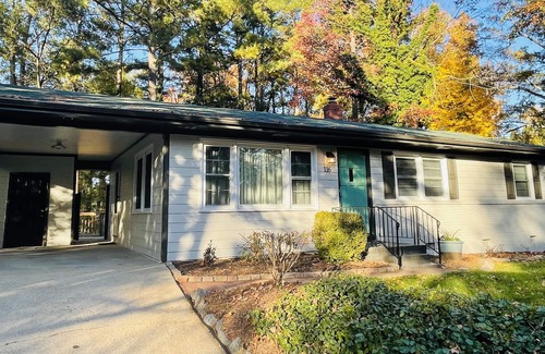 Cary House | Pleasant Experience in this City Ranch - Downtown Cary