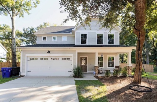 Scanlonville House | Pleasant Place: Newly Built with Pool: Close to downtown/beach