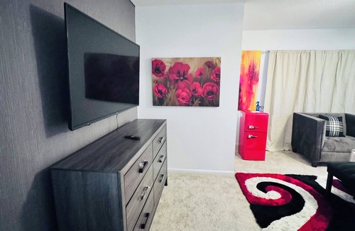 Canal Winchester House | Pleasant room in a house with AC in charming Canal Winchester