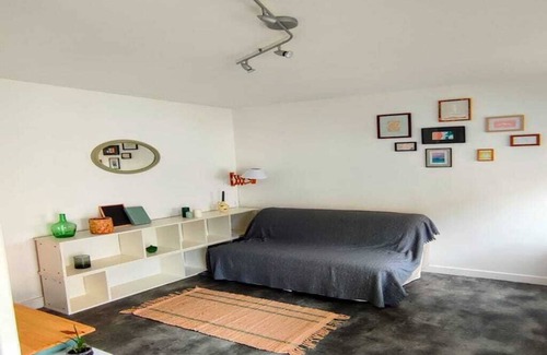 Quimper Apartment | Pleasant Studio downtown