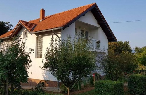 Smoljanac House | Plitvice Oaza Mira - Detached house with large garden and barbecue house