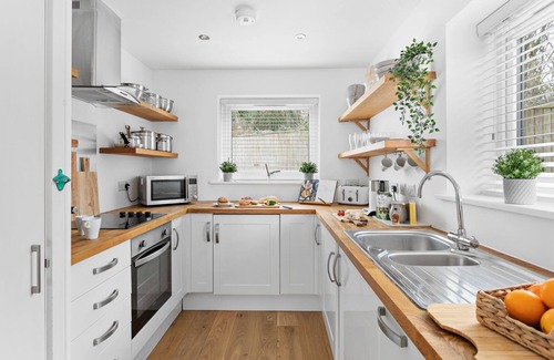Brixham Apartment | Plover 1, The Cove - an apartment that sleeps 4 guests in 2 bedrooms
