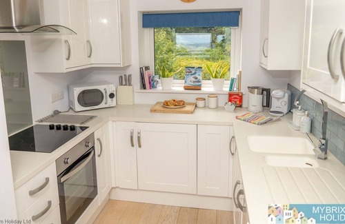 Brixham Apartment | Plover 2 - The Cove - sleeps 4 guests in 2 bedrooms