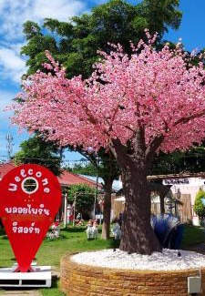 Koh Lan Hotel | PloyPhailin พลอยไพรินรีสอร์ท