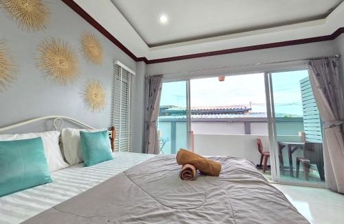 Koh Lan Hotel | PloyPhailin พลอยไพรินรีสอร์ท