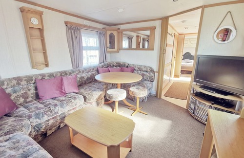 Ingoldmells Ski Chalet | Plum 3 Coral Beach Ingoldmells 2 bed 6 berth
