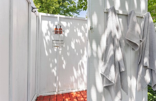 Barstow House | Plum Point Cottage #18