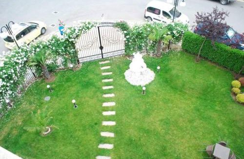 Chaika Apartment | Plush, 1 Bed Apt, Dawn Park D