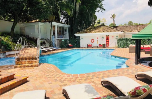 El Poblado Villa | POBLADO 12 BEDROOM MANSION POOL JACUZZI BUTLER AC