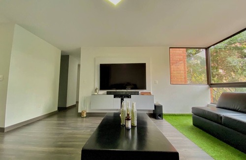 El Tesoro Apartment | Poblado Stylish Apartment