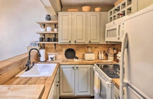 White Haven House | Pocono Pad, 4 Seasons of Fun! Walk to Jack Frost