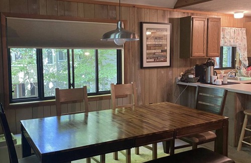 Thornhurst House | Pocono retreat, arrowhead lake beautiful chalet