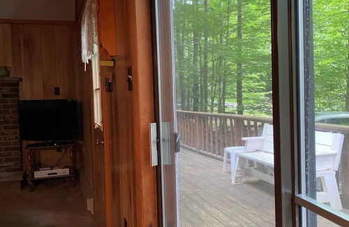 Thornhurst House | Pocono retreat, arrowhead lake beautiful chalet