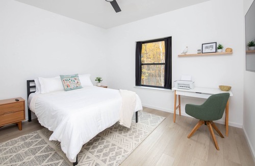 Jim Thorpe Ski Chalet | poconojo's | Spacious & Modern Chalet Near Ski Mt!