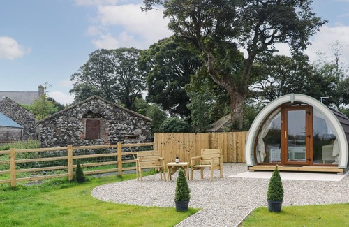 Armoy Cottage | POD 1, romantic, with hot tub in Ballycastle