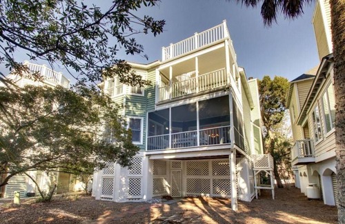 Isle of Palms House | Poet's Place at 6 Grand Pavilion|Roof Top Deck with Ocean View|Beautiful Interior|Grand Pavilion .