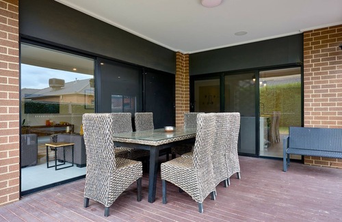 Point Cook House | Point Cook Serenity Stay 4 Bedrooms