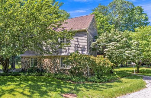 Benton Harbor House | Point O' Woods