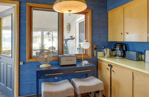 Point Roberts Cottage | Point Roberts Cottage w/ Ocean Views + Hot Tub!