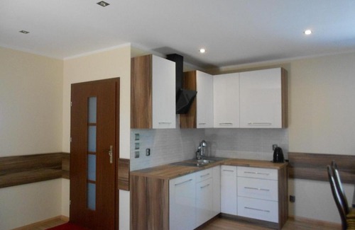 Rusinowo House | Pokój trzyosobowy nr 2 z prywatną łazienką L. Wójtowicz