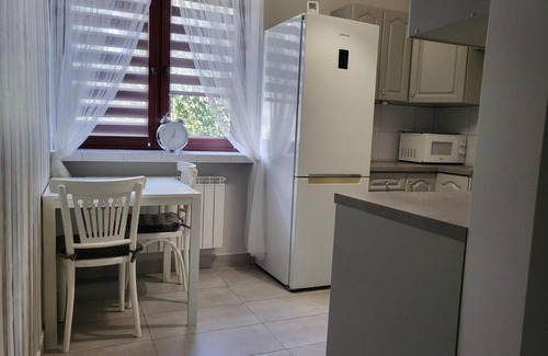 Zyrardow Apartment | Pokój z kuchnią i łazienką Żyrardów