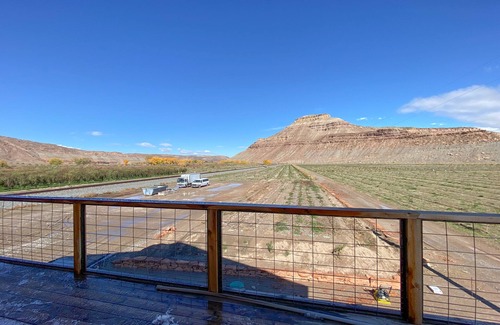 Delta House | Pole Barn Bunkhouse at Honey Rock Landing