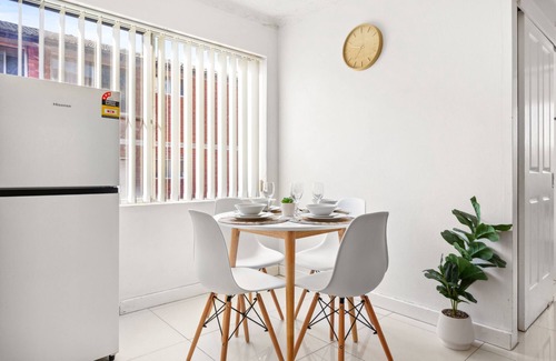 Parramatta Apartment | Polished 2-Bed Unit in the Heart of Parramatta