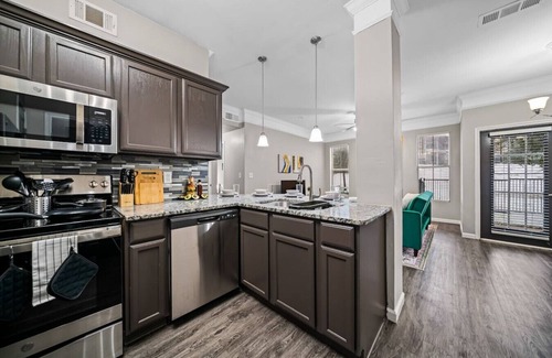 Fossil Creek Apartment | Polished Stay 2BR 2BA Apartment with Pool Access
