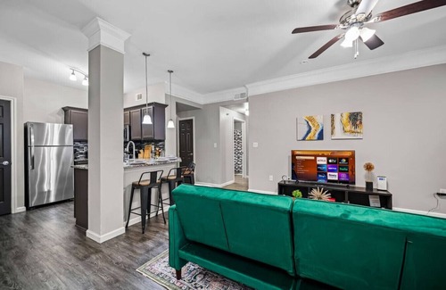 Fossil Creek Apartment | Polished Stay 2BR 2BA Apartment with Pool Access