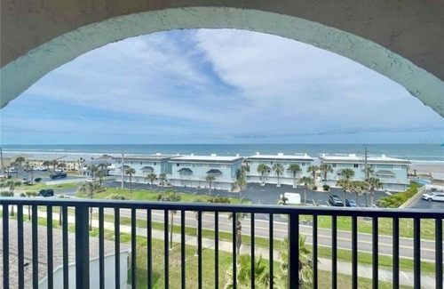 Ponce Inlet Condo | Ponce Inlet 6th Floor Ocean View Corner Unit- 2bdrm 2bath- Non Drive Beach