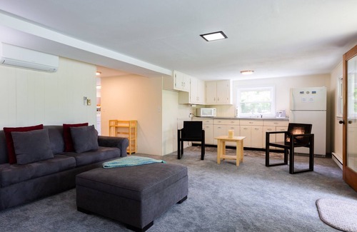 West Barnstable House | Pond Lily - Recently Remodeled Waterfront 3 Bedroom