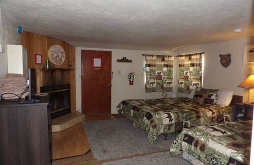 Ruidoso Cabin | Ponderosa Cabins 104 N Laurel cabin 16