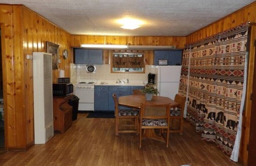 Ruidoso Cabin | Ponderosa Cabins 104 N Laurel cabin 12